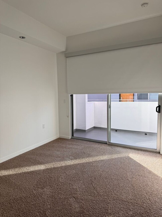 Interior Photo - 801 North