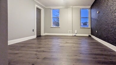 Building Photo - 145 W Benson St