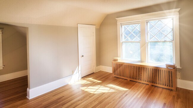 Foto del edificio - 1191 Lincoln Ave