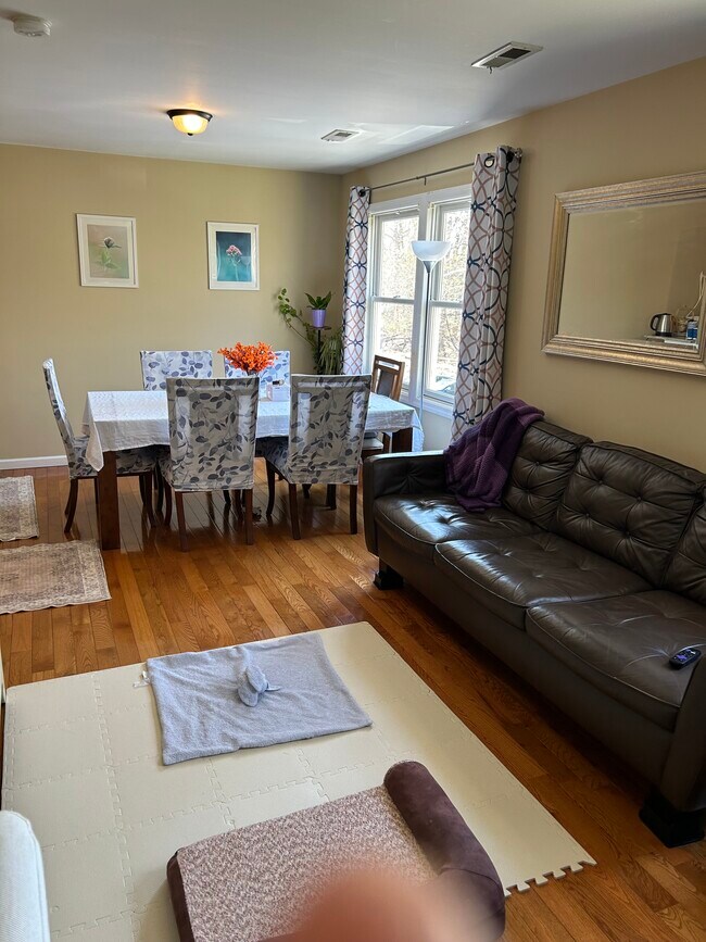 Foto del edificio - 167 Newark Pompton Tpke