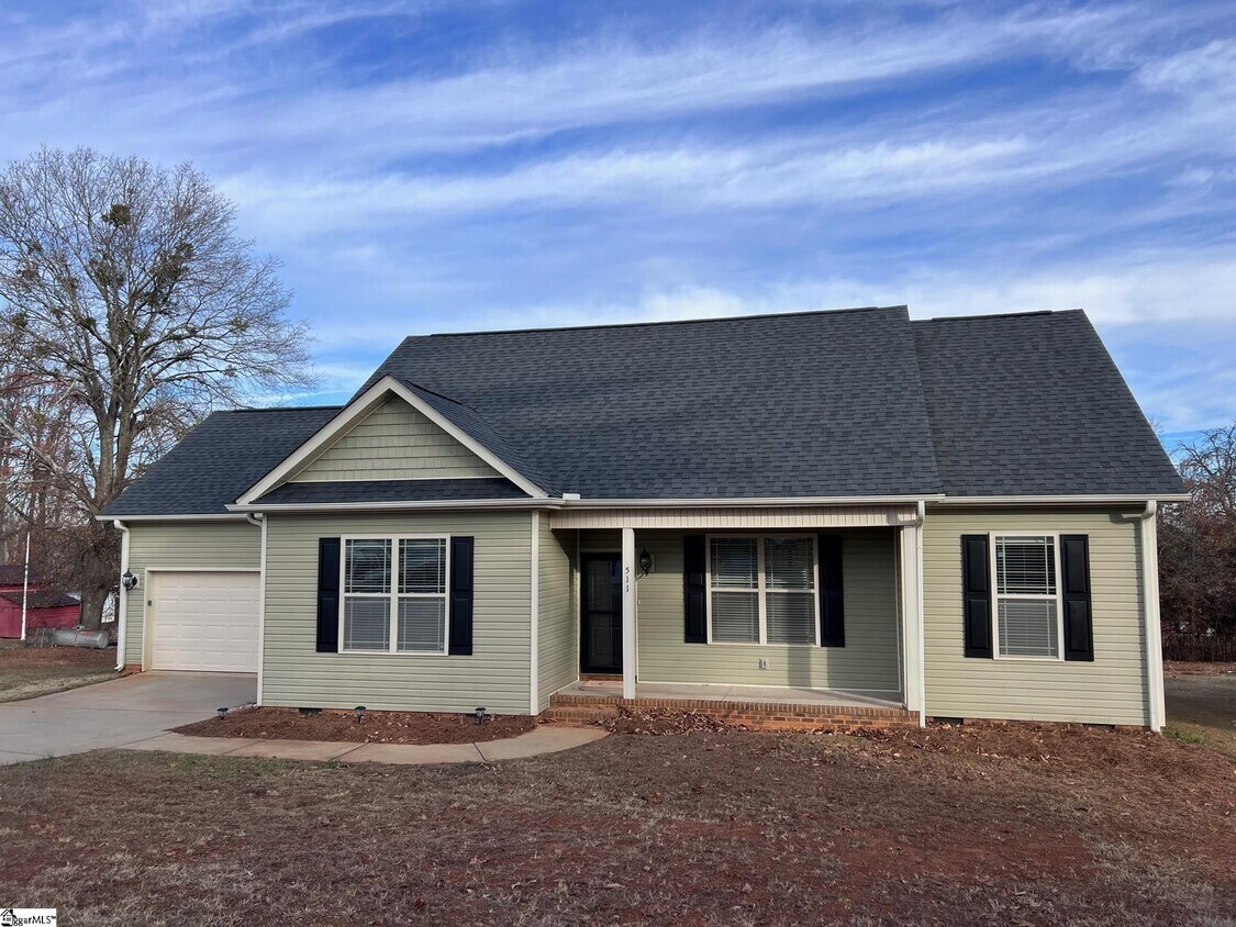 511 Wood Rd, Taylors, SC 29687 Condo for Rent in Taylors, SC