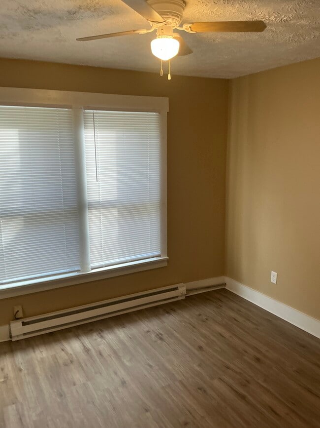 Foto del edificio - 1524 N E St