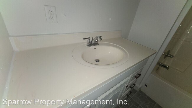 Building Photo - 2 br, 2 bath House - 2810 3rd Ave