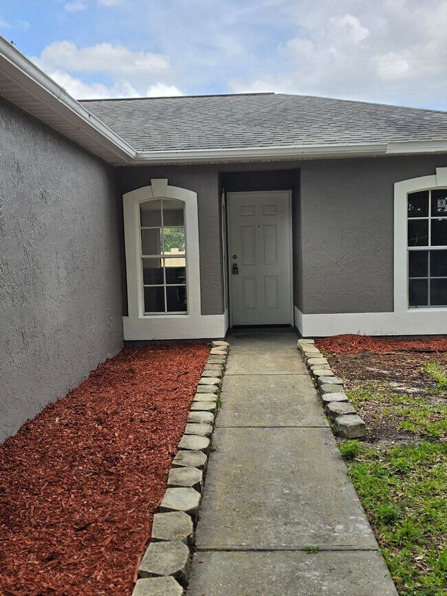 Foto del edificio - FOR RENT!!! SIMPLY STUNNING (REMODELED) 3 BEDROOM 2 BATH SINGLE FAMILY HOME...