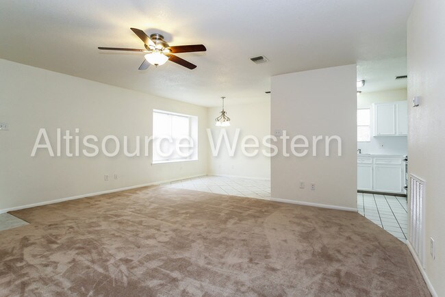 Building Photo - 11494 Persimmon St
