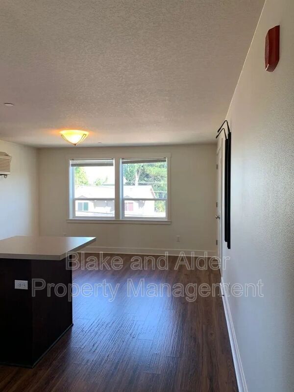 Foto del edificio - 8211 N Montana Ave