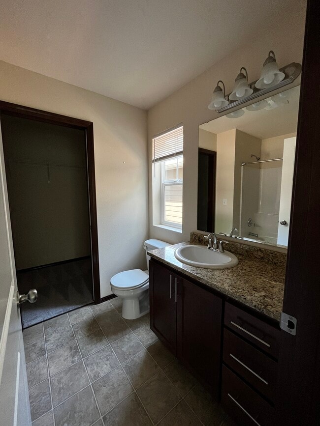 Building Photo - 703 Kodiak Ln