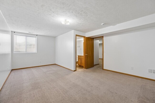 Building Photo - 7200-7204 Dorchester