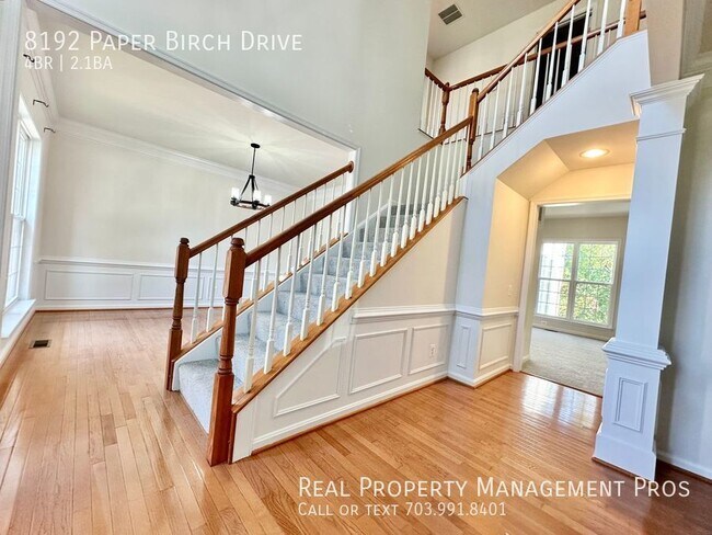 Building Photo - 4 BED 2.5 BATH HOME SOUGHT-AFTER LAUREL HI...