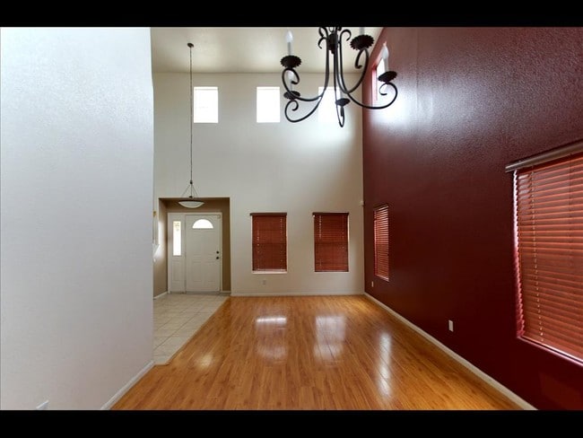 Building Photo - 12649 Water Lily Ln