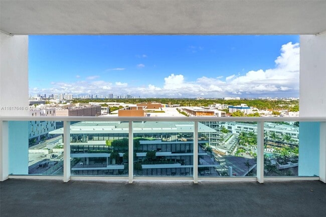 Building Photo - 2301 Collins Ave