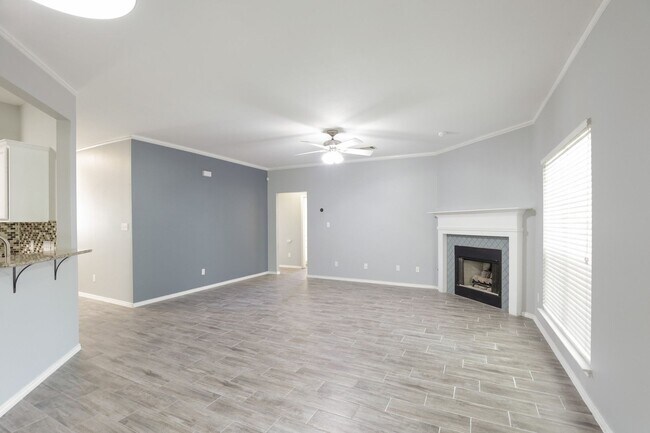 Foto del edificio - Inviting 4/BR 2/BA Home with Open Layout and Natural Light