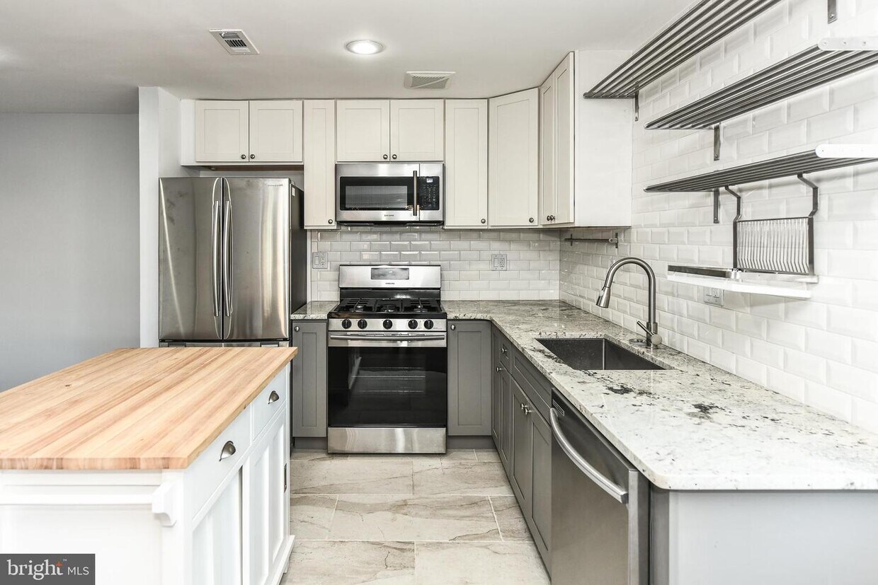 Foto principal - 3408 25th St S