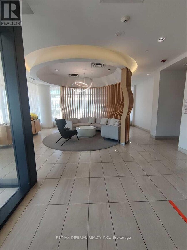 Photo du bâtiment - 1510-1150 FAIRVIEW MALL Dr