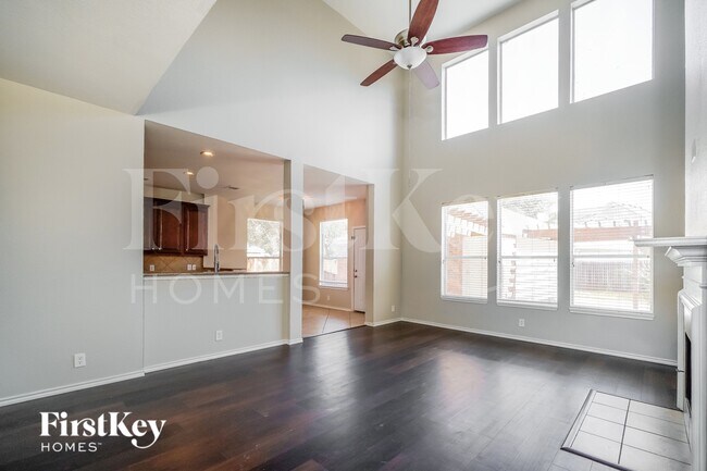 Foto del edificio - 1756 Oak Sprawl