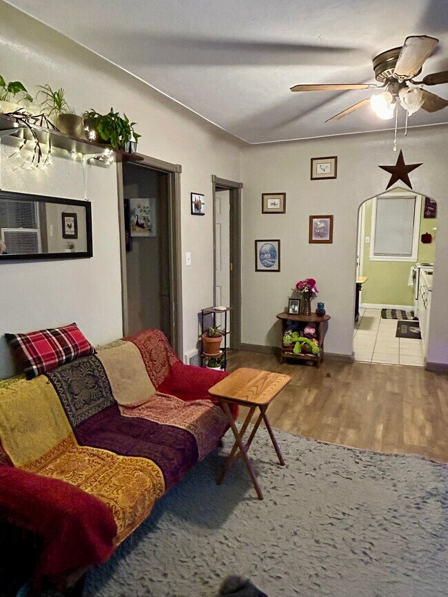 Foto del edificio - 419 N 43rd Ave W