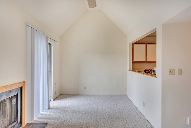 Building Photo - 1243 Cedars Ct