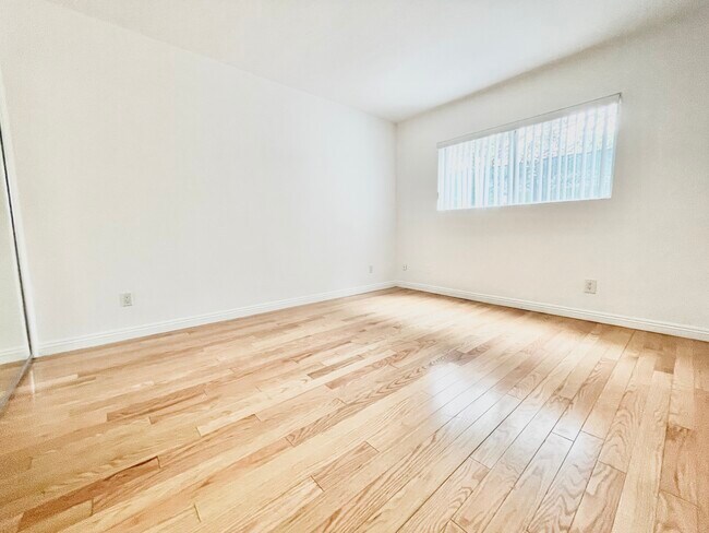Foto del edificio - 420 Raymond Ave
