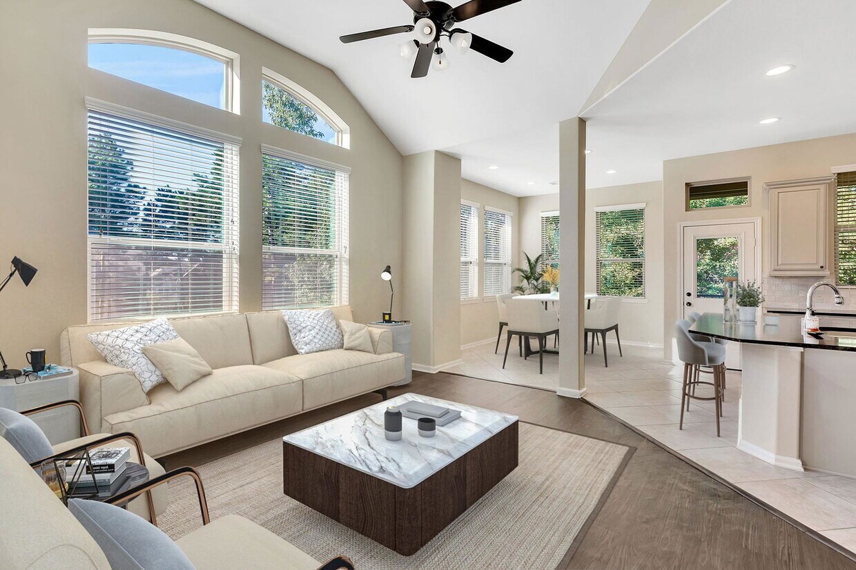 Foto principal - 222 Cheswood Forest Pl