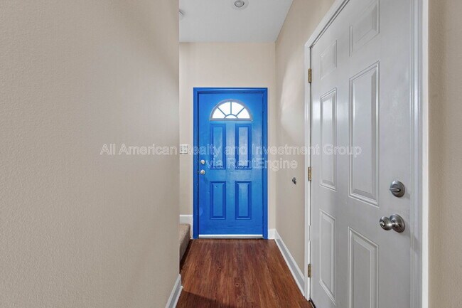 Foto del edificio - 511 Arbor Lake Dr