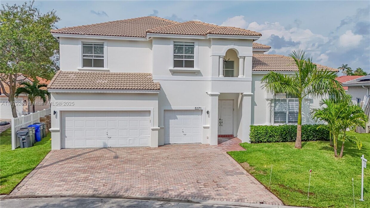 Foto principal - 5371 SW 32nd St