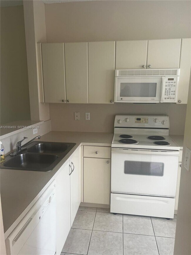 Foto del edificio - 2322 SE 23rd Ave
