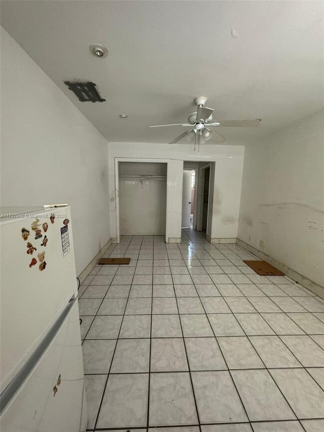 Building Photo - 2700 SW 62nd Ave