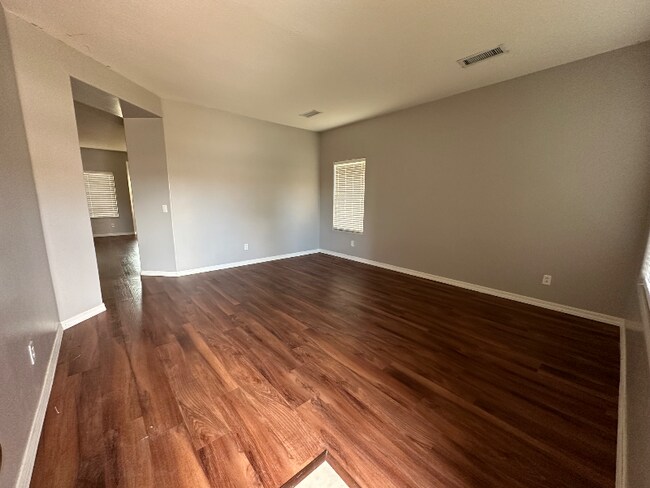 Foto del edificio - 25591 W St Catherine Ave