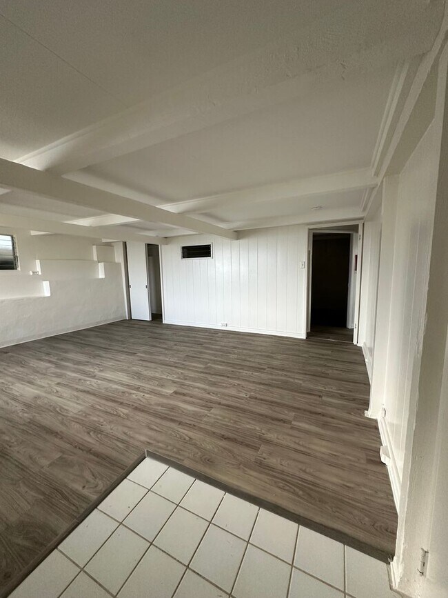 Building Photo - Upgraded Studio w/ Extra Room and Enclosed...