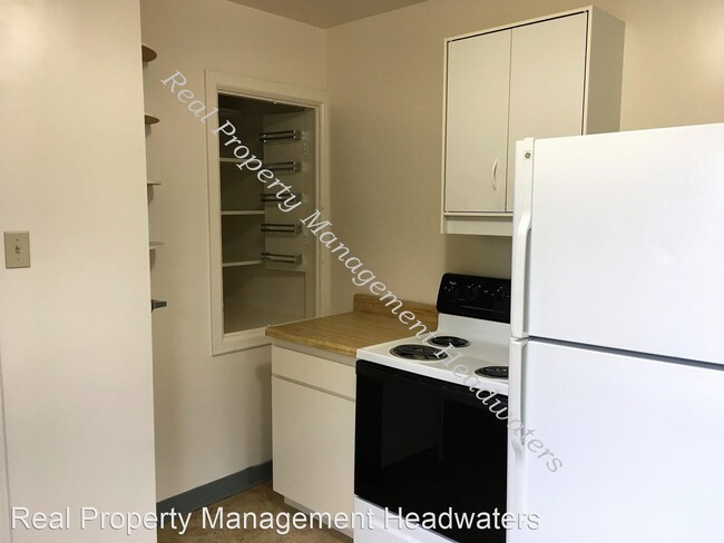 Building Photo - 3 br, 1.5 bath House - 820 E. Broadway