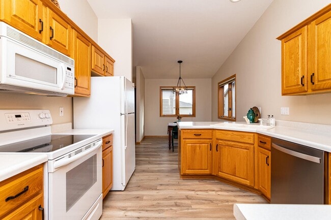 Building Photo - 3309 Polaris Dr