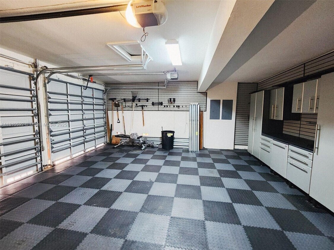 Foto del edificio - 7839 SW 195th Terrace