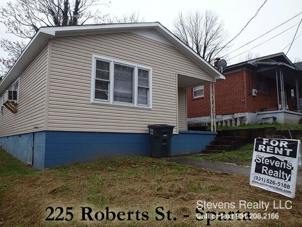 Building Photo - 225 Roberts St Sparta