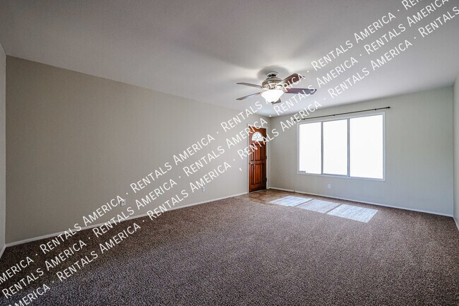 Foto del edificio - 2421 S Terrace Rd