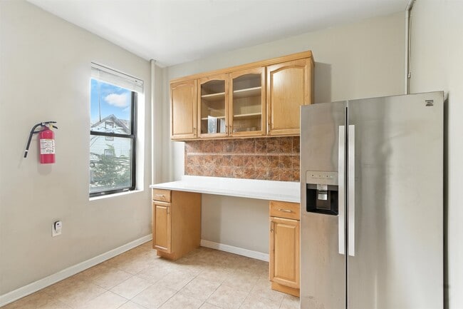 Building Photo - 217 44th St