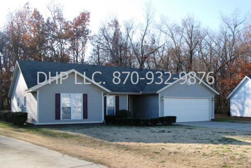 Primary Photo - Sapcious Executive Home in a PRIME Location!