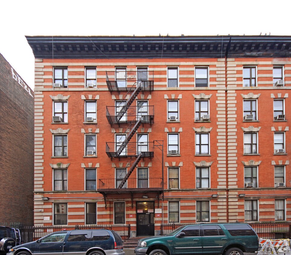 Foto del edificio - 608-612 W 184th St