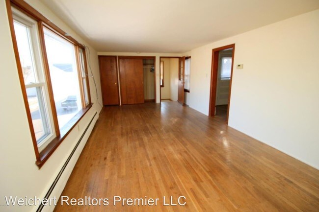 Building Photo - 1 br, 2 bath House - 209 N. Washington Street