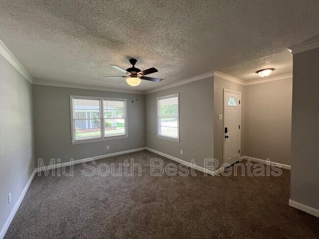 Photo - 1633 S Perkins Rd House