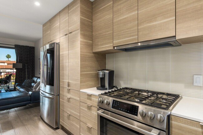 Foto del edificio - 2300 E Campbell Ave