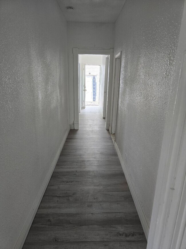 Foto del edificio - 2 Bedroom 1 Bath $1150.00