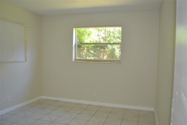 Foto del edificio - 112 SW 19th Ave