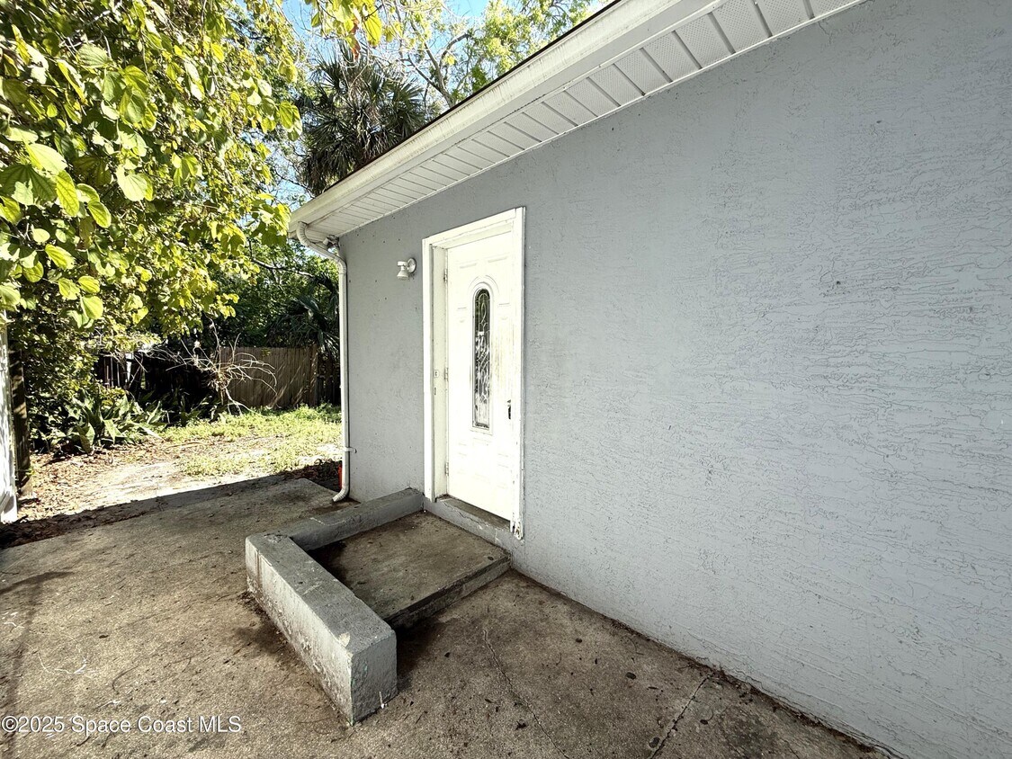 Foto principal - 415 S Robbins Ave