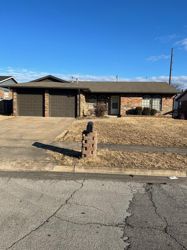 11801 E 61st Pl, Broken Arrow, OK 74012 House Rental in Broken Arrow