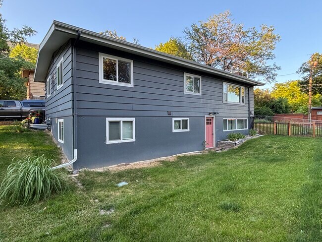 Building Photo - 3111 Harrow Dr
