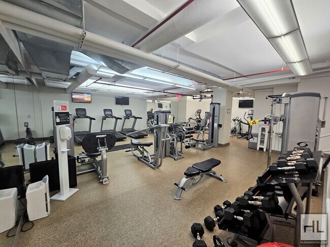 Building Photo - Studio Apartment in West Village | 2nd Flo...