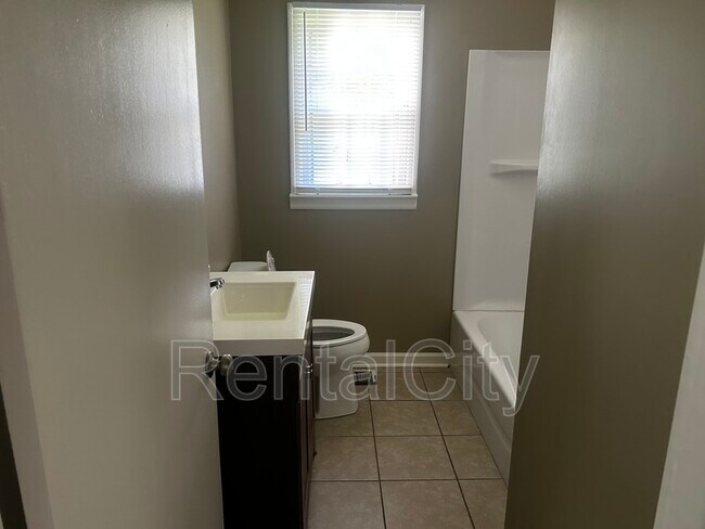 Building Photo - 157 Oak Grove Rd