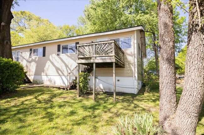 Foto del edificio - 2bd/1ba Duplex Unit in the Heart of Howell...