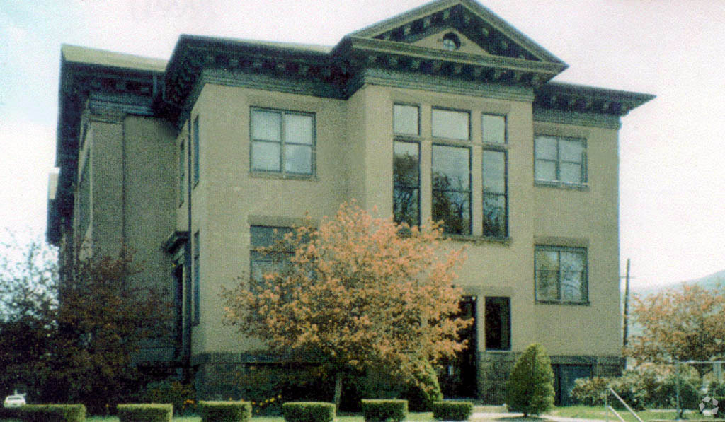 West side of Building - Franklin School Apartments