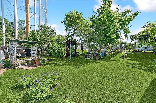 Foto del edificio - 108 Cedar Dr